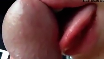 Indian Girlfriend Gives A Mind-Blowing Job