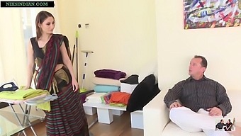 Indian Aunty'S Sari Reveals Big Ass And Gets Anal Fucked Hard