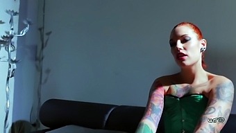 Silvia Rubi Teaches Melissa Foot Play (Italian)