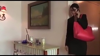 Stepson Pleasures His Stepmom With Mobile Porn
