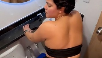Young Colombian Girl Gets Wild With Stranger After Car Sex Party