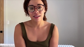 Step-Sis With An Amazing Body Gets Anal Therapy With A Professional Help Of Alex Adams